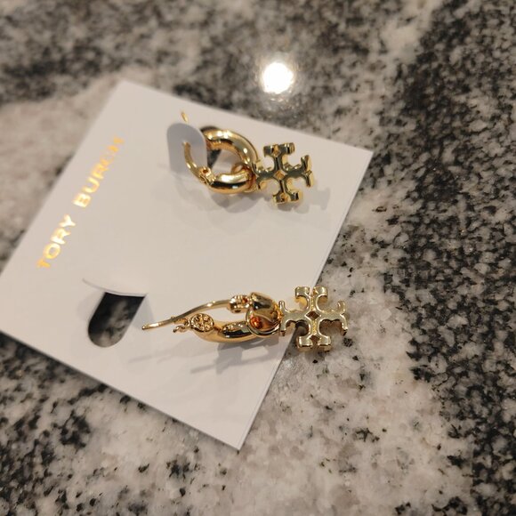 Tory Burch Double T Earrings, come on card. - Picture 13 of 15